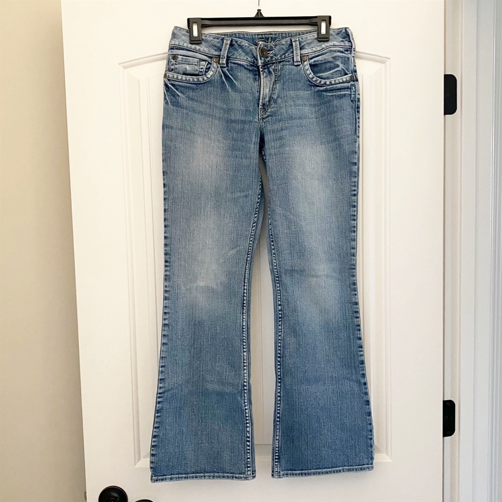 SILVER Suki Mid Rise Flare Women's Blue Jeans Size 29/30 Wide Leg Relaxed Fit